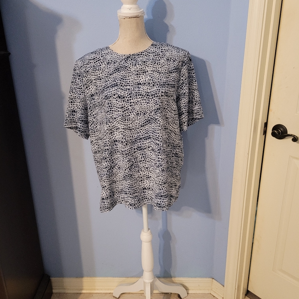 Modern Essentials Large Womens Blouse